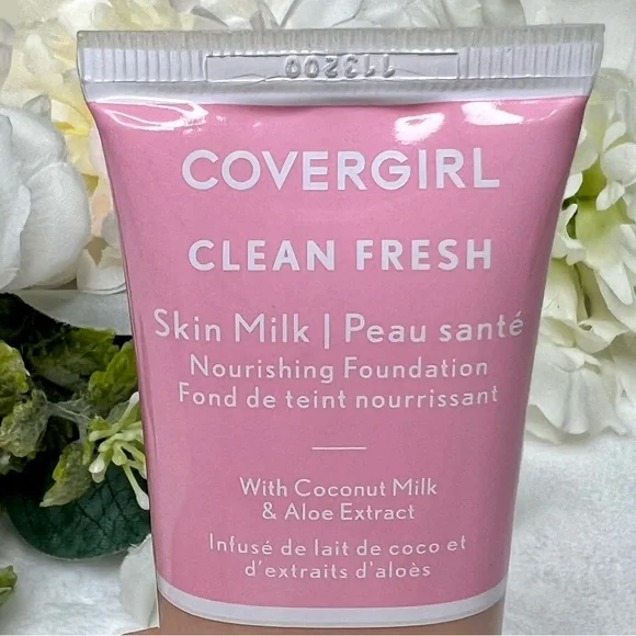 ❌SOLD❌ COVERGIRL NEW Clean Fresh Skin Milk Nourishing Foundation VeganFair Light - Picture 7 of 10